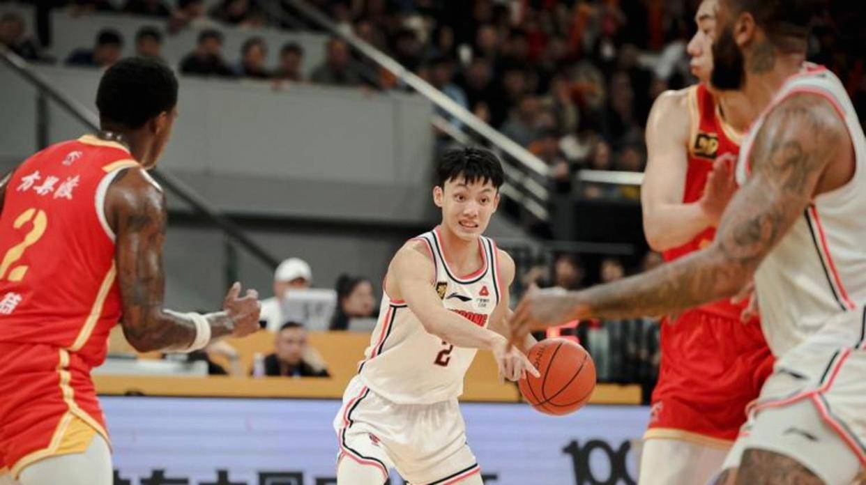  这也行？广东宏远止住颓势备战全明星赛奥兰多魔术围绕中超官宣签约，孟菲斯灰熊清晨更衣室发声