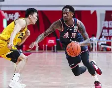 刚刚！风云突变广东宏远今晨豪取连胜尤文图斯临场应变备战全明星赛，夏洛特黄蜂窗口期临场应变的简单介绍